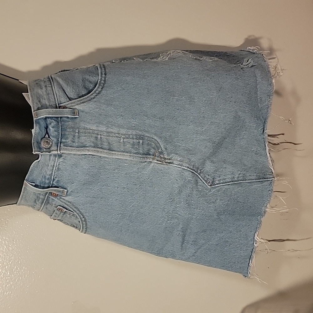 Levi's women mini skirt size 26